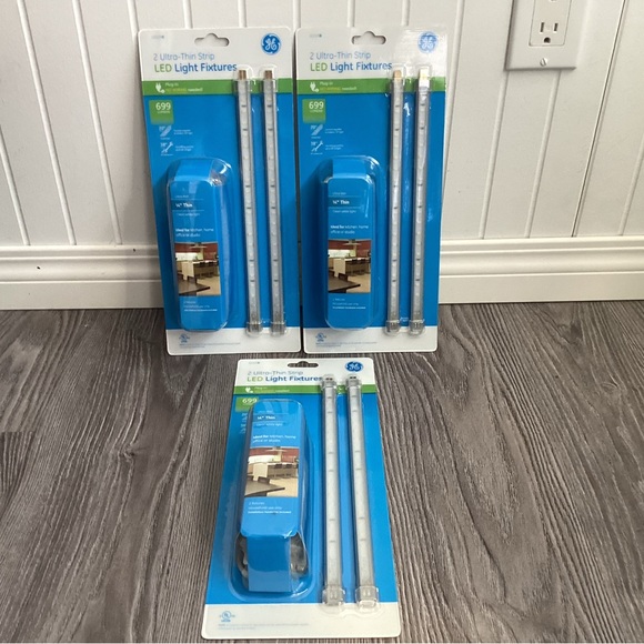 GE Ultra-Thin LED Light Fixture Bright Strips - Plug-in, 10 in X 3 - Picture 2 of 7